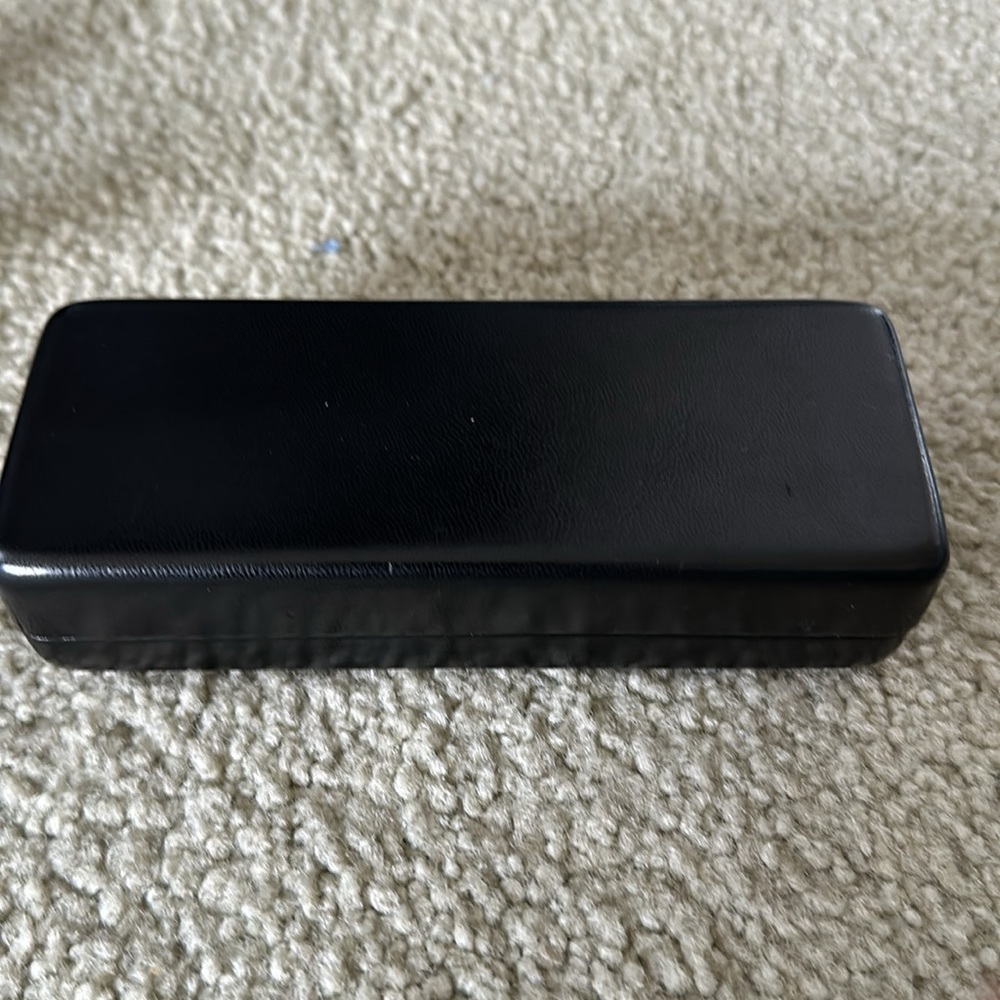 L.A.M.B eyeglass case - Picture 6 of 6